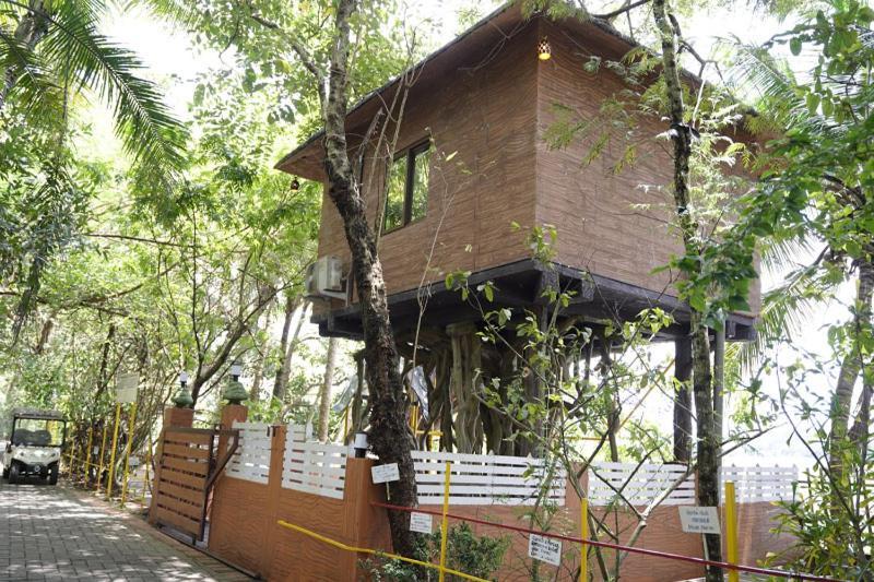 Mango Meadows Hotel Kottayam Exterior photo