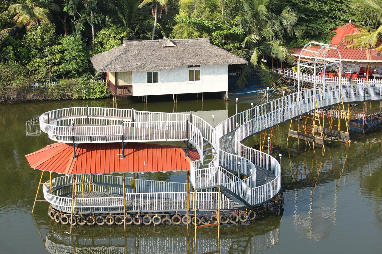 Mango Meadows Hotel Kottayam Exterior photo