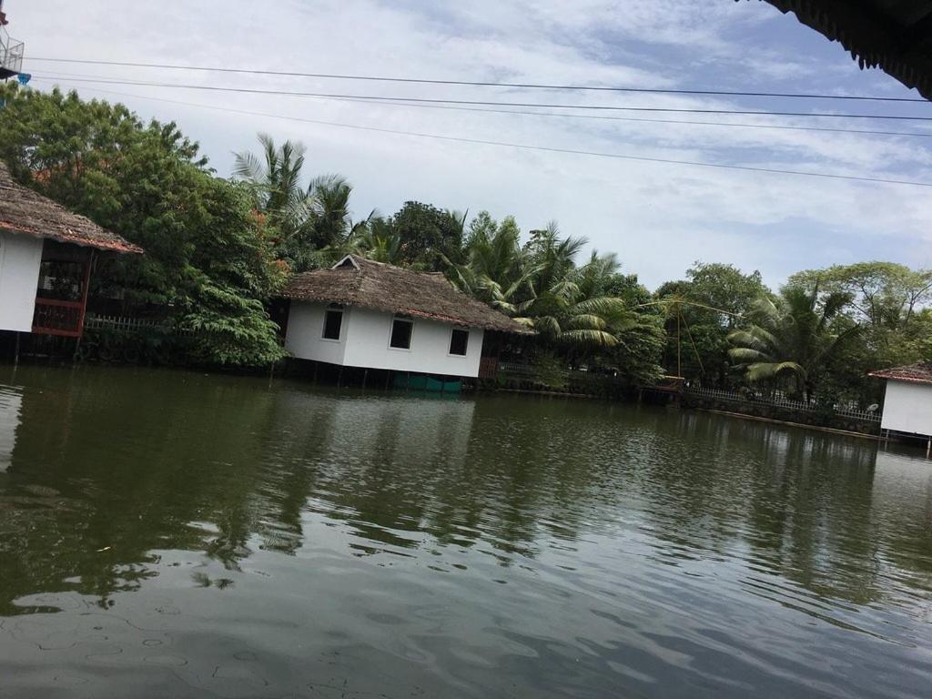 Mango Meadows Hotel Kottayam Exterior photo